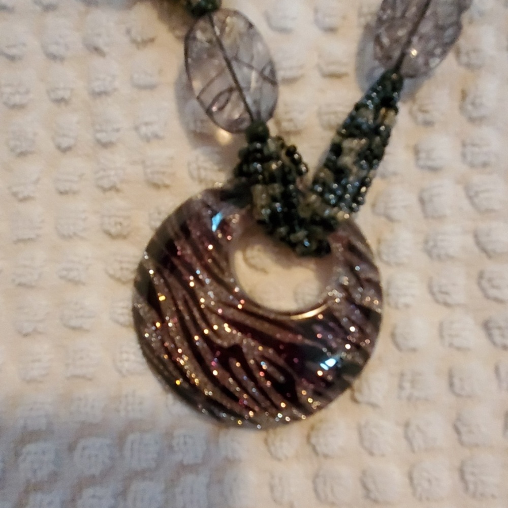 Necklace - Picture 2 of 3